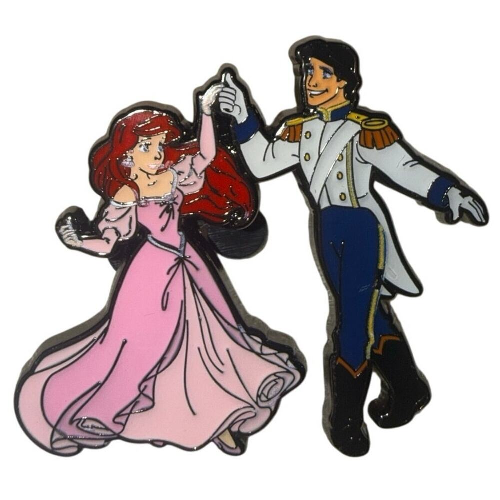 Ariel & Eric dancing mystery Hot Topic - Princess Couples Blind Box Loungefly